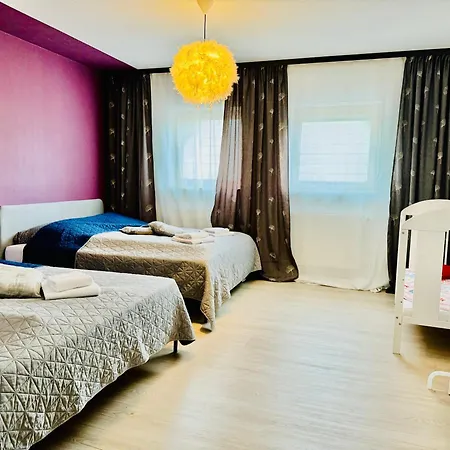 Premium Academy - Luxus-ferienwohnungen Mit Erlebnis Panzió 4*