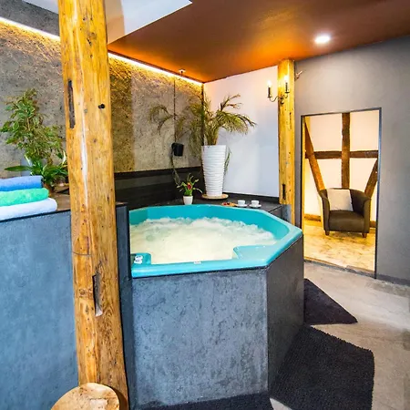 Couette-café Premium Academy - Luxus-ferienwohnungen Mit Erlebnis 4*